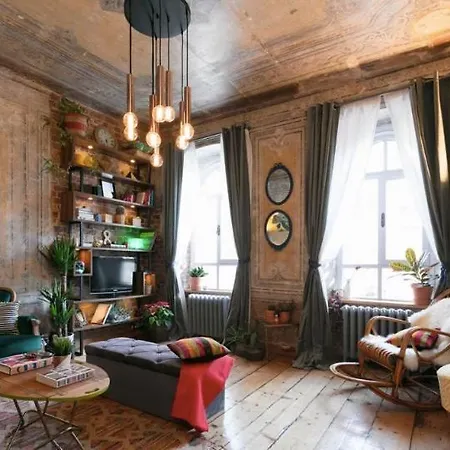 Апартаменты 19th Century Luxury Loft In Galata *